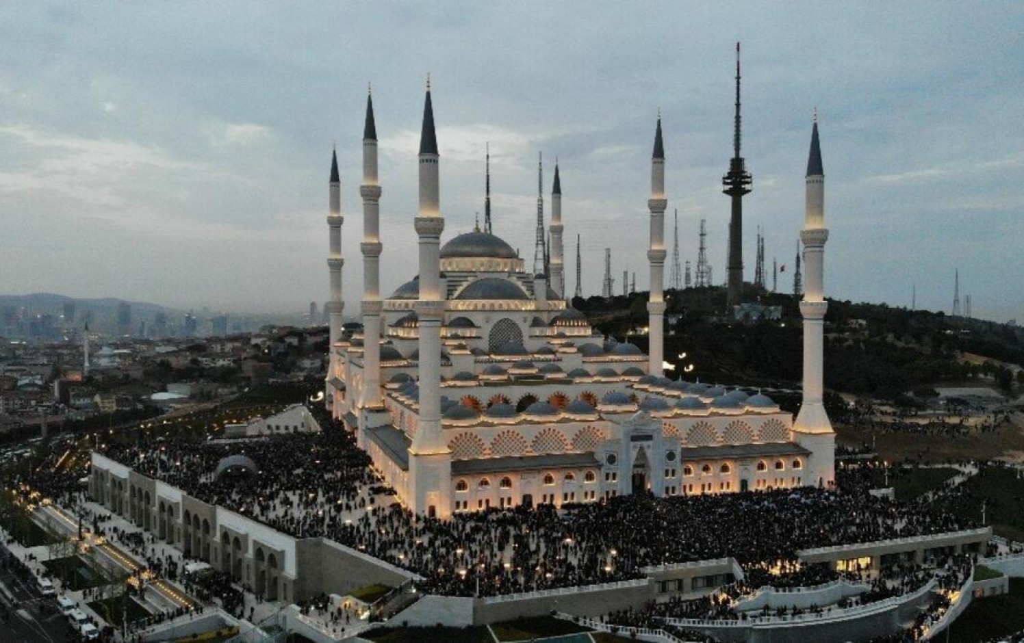 Çamlıca Camii